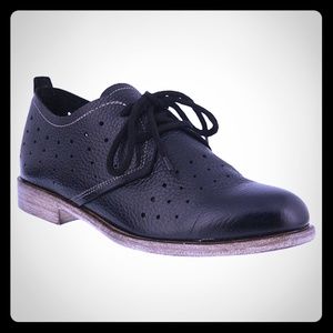 Spring Step Reginia Oxfords Size 9